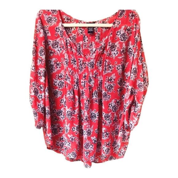  TORRID Plus Size Floral Print Ruched Chiffon Pintuck Top. - Picture 8 of 16